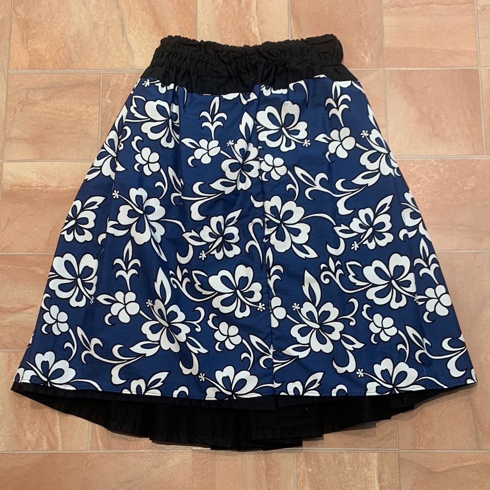 Hawaiian Women's Blue & White Hibiscus Floral Print Pau Hula Elastic Midi Skirt